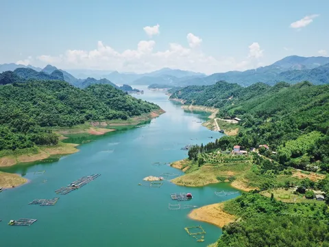 Hồ Hòa Bình, lựa chọn hàng đầu cho du lịch ngắn ngày